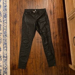 Hue black faux leather leggings small